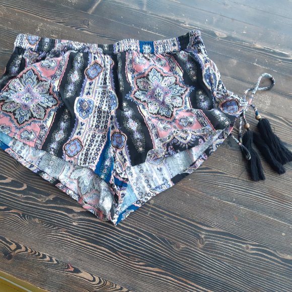 O'neill ladies shorts - Picture 1 of 9